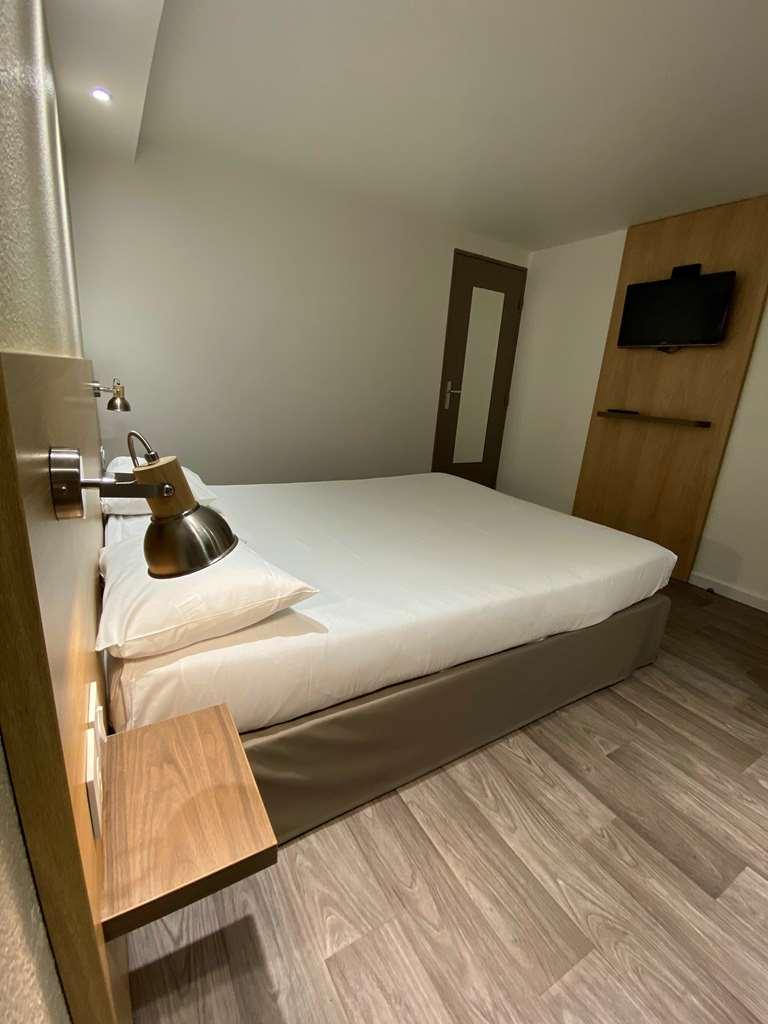 Kyriad Fontenay - Tresigny Room photo