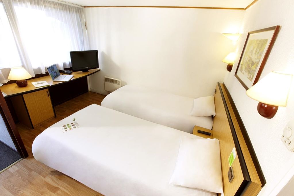 Kyriad Fontenay - Tresigny Room photo
